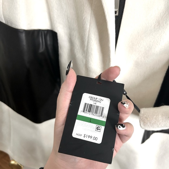 White & black DKNY coat! Never worn - Picture 4 of 5